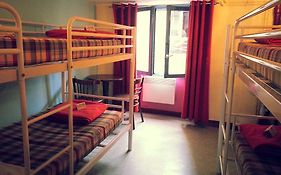 Young And Happy Hostel Paris